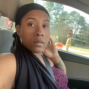 Meet your Posher, Destinee